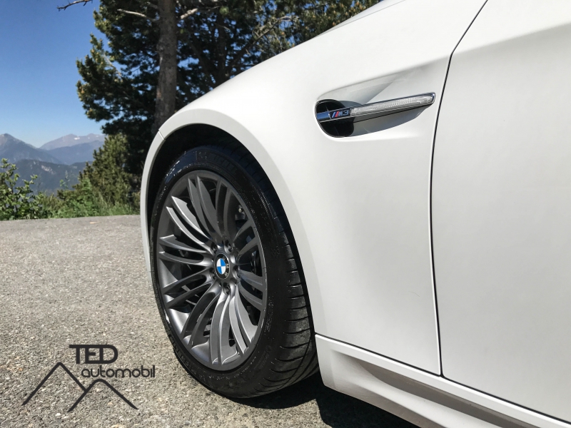 BMW M3 V8 420cv manual