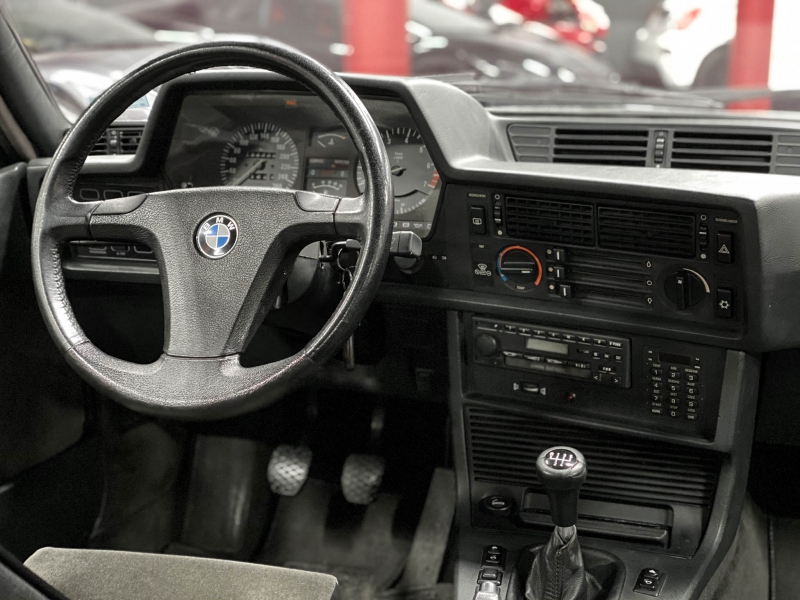 BMW 635 CSI pack M Technic 218cv