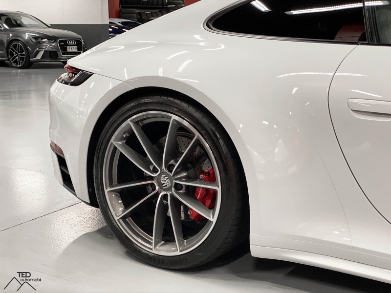 Porsche 911 Carrera 4S 992 450cv Sport Design