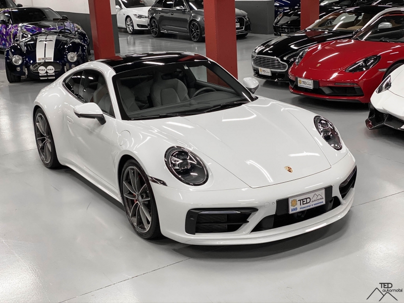 Porsche 911 Carrera 4S 992 450cv Sport Design