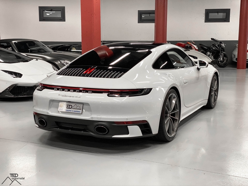 Porsche 911 Carrera 4S 992 450cv Sport Design