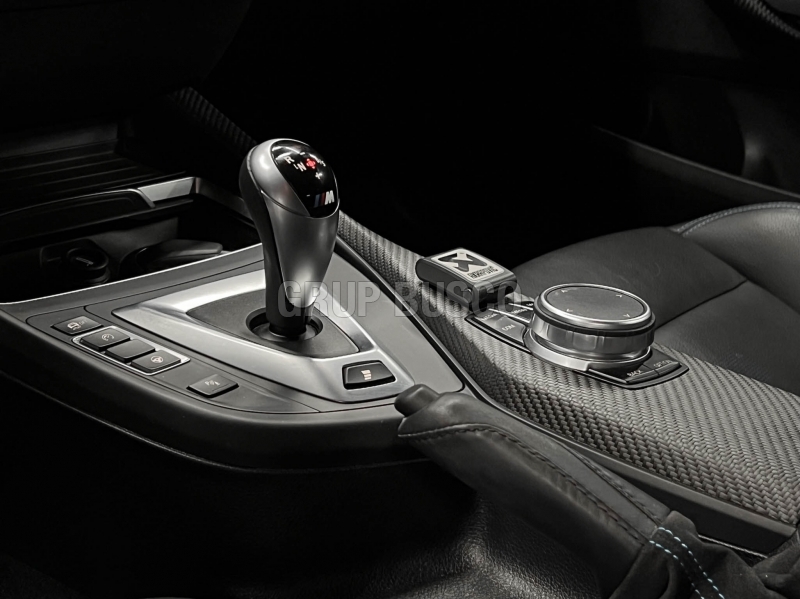 BMW M2 Competition 410cv DKG Akrapovic