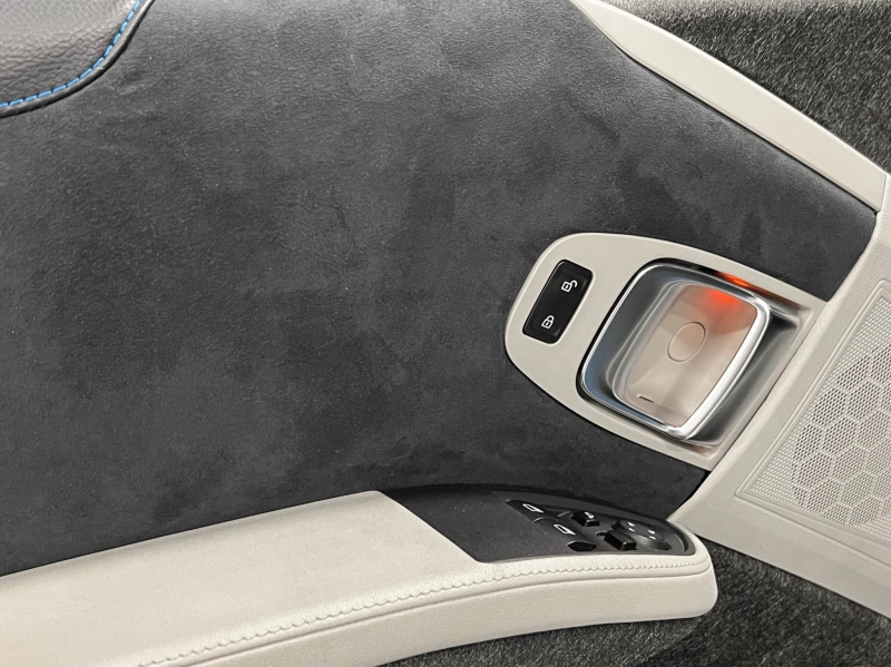BMW I3S Elèctric REX 184cv Interior Alcantara