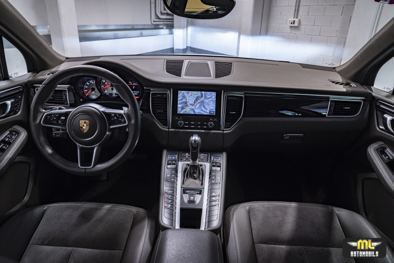 PORSCHE MACAN S