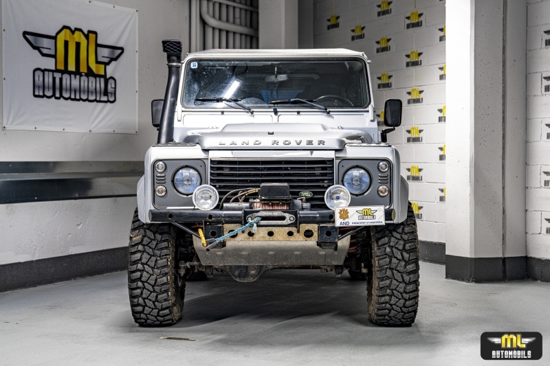 LAND ROVER DEFENDER