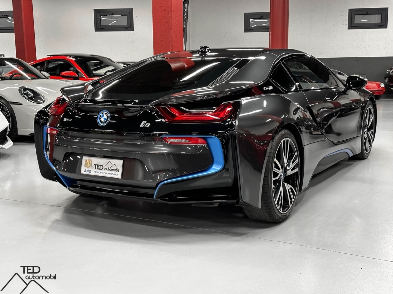 BMW i8 Coupé Hybrid 374cv