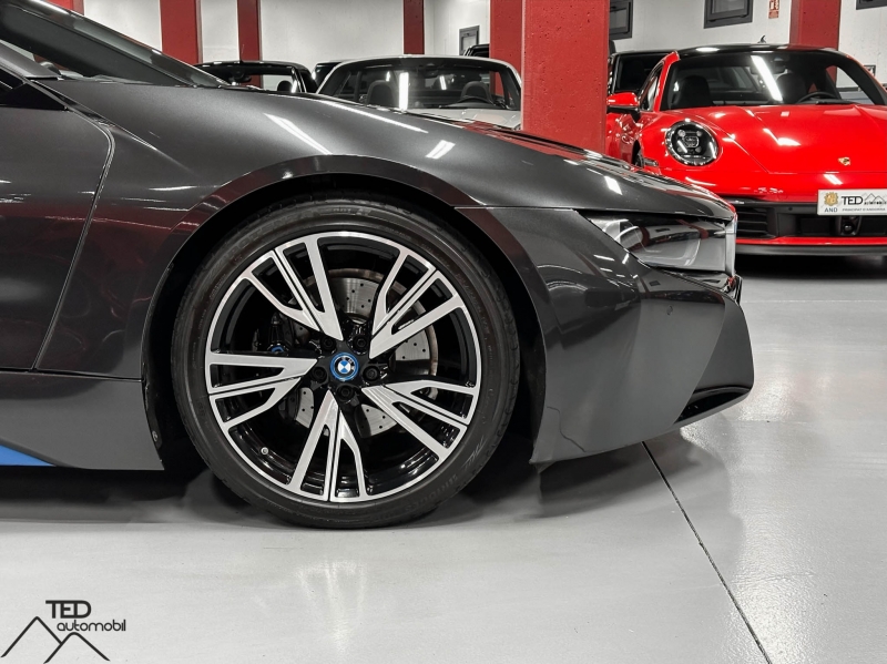 BMW i8 Coupé Hybrid 374cv
