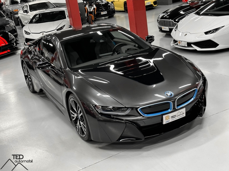BMW i8 Coupé Hybrid 374cv