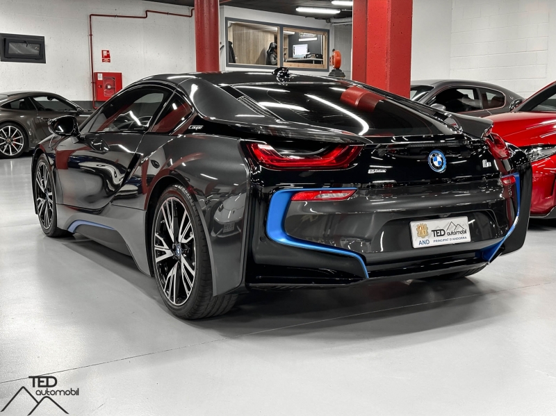 BMW i8 Coupé Hybrid 374cv