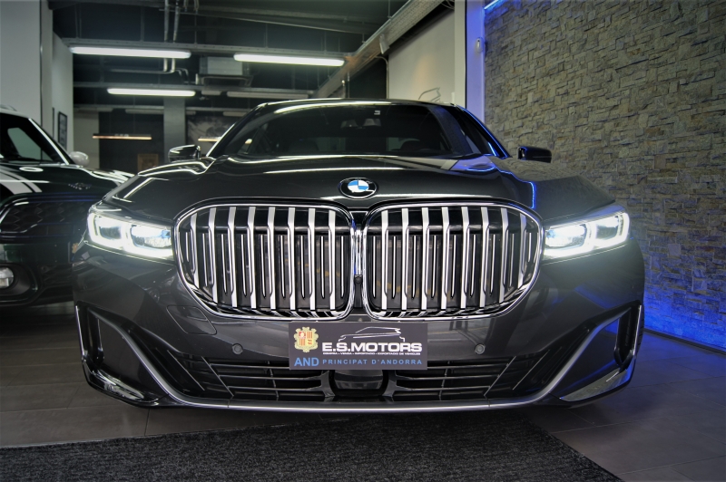 BMW 750I XDRIVE 530CV * A RE-ESTRENAR * * FULL EQUIP *