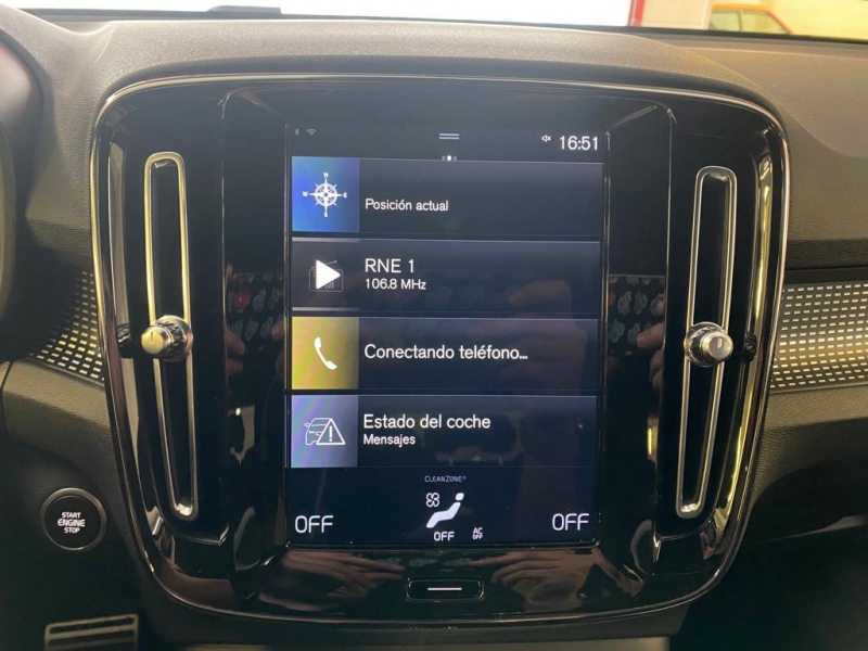 VOLVO XC40 T2