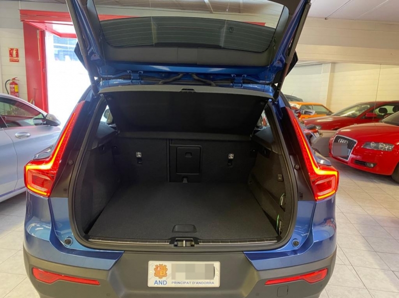 VOLVO XC40 T2