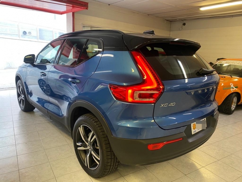 VOLVO XC40 T2