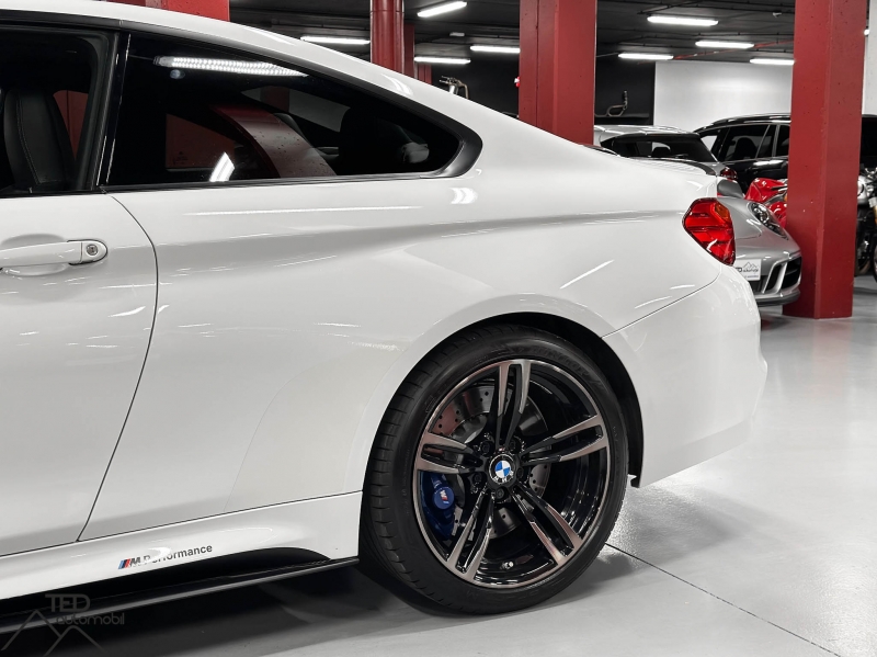 BMW M4 F82 431cv DKG Milteck