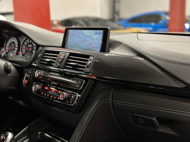 BMW M4 F82 431cv DKG Milteck