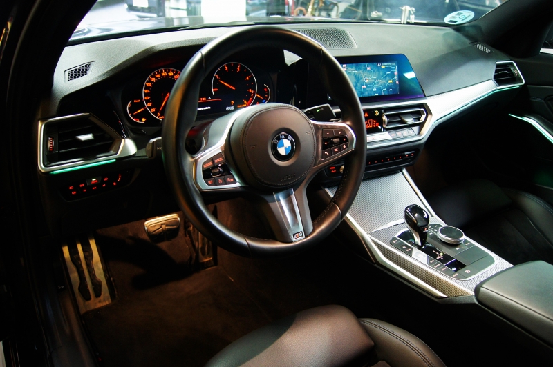 BMW 318D 150CV * PACK M *