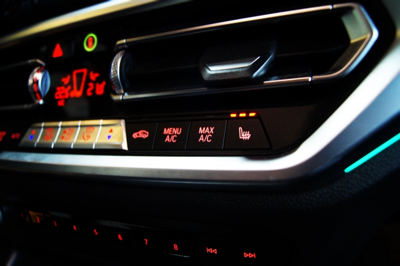 BMW 318D 150CV * PACK M *