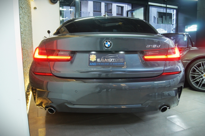 BMW 318D 150CV * PACK M *
