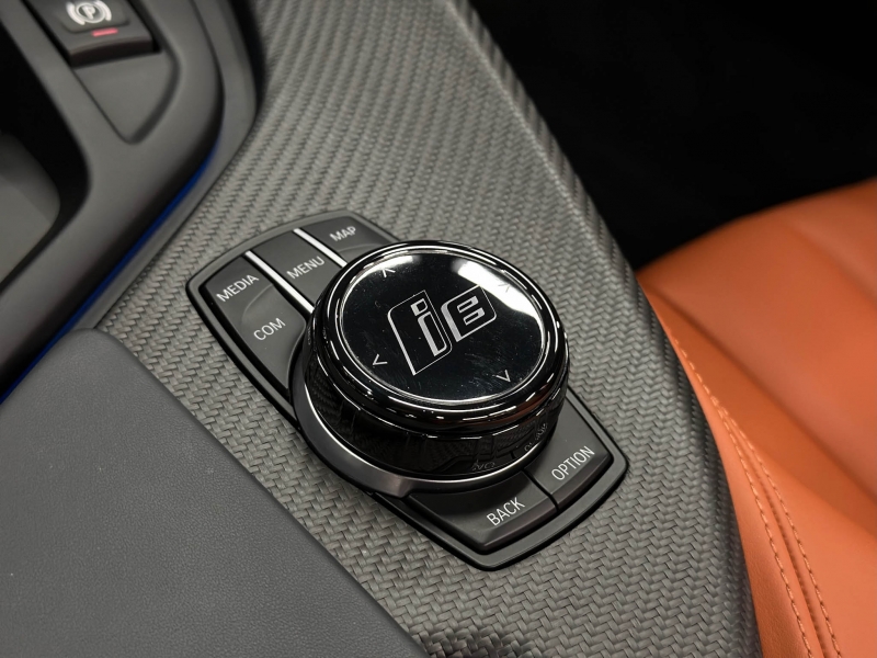 BMW i8 Roadster Sophisto Edition 1/200 374cv