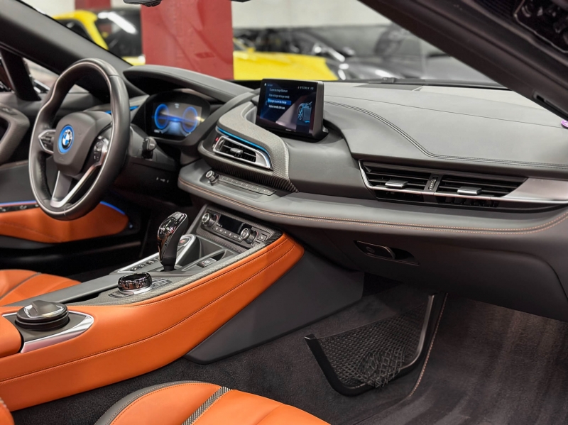 BMW i8 Roadster Sophisto Edition 1/200 374cv