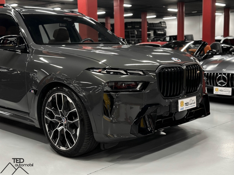 BMW X7 M60i X-Drive 530cv