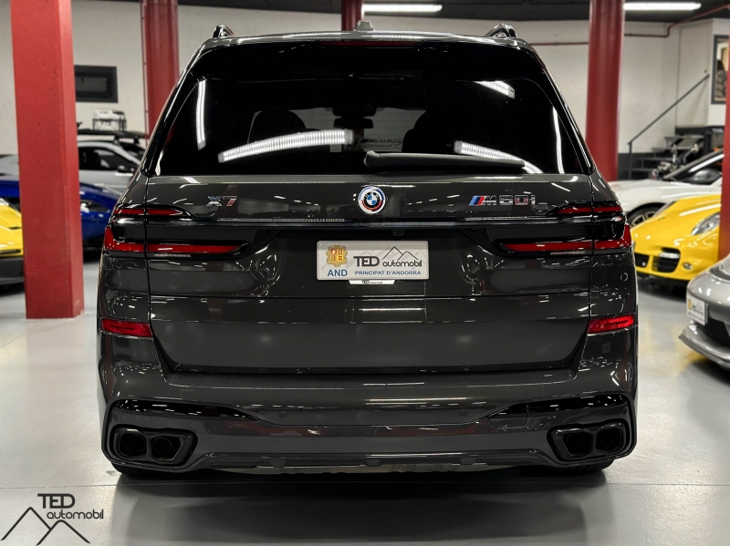 BMW X7 M60i X-Drive 530cv