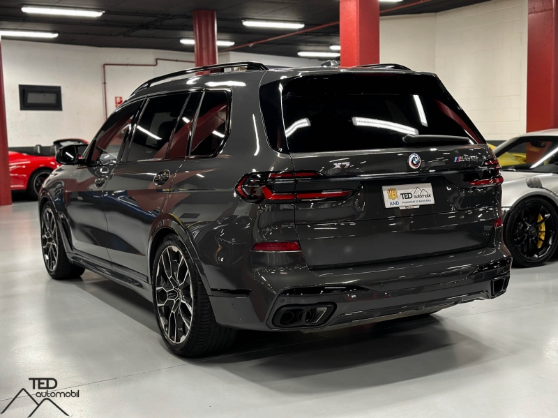 BMW X7 M60i X-Drive 530cv