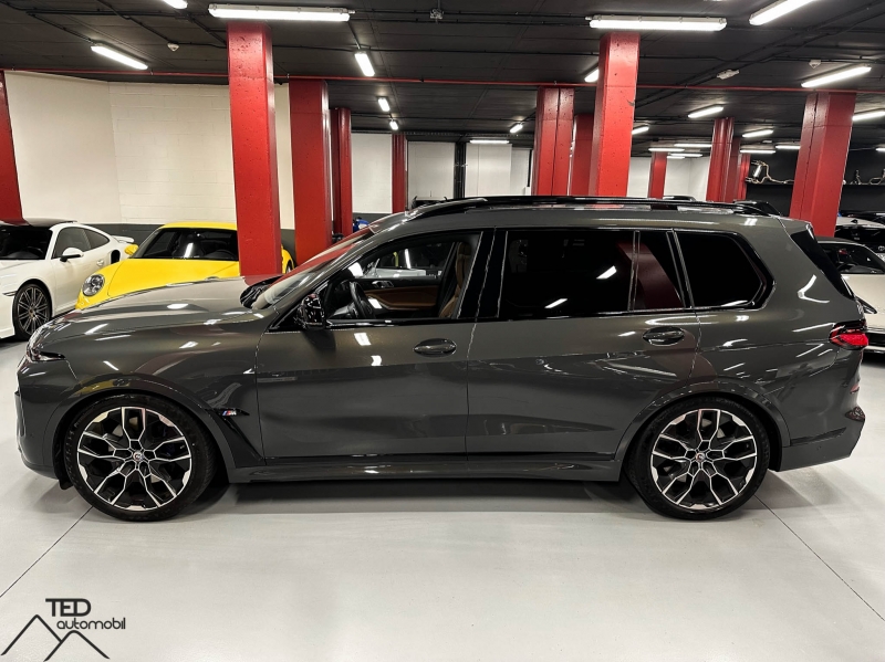 BMW X7 M60i X-Drive 530cv