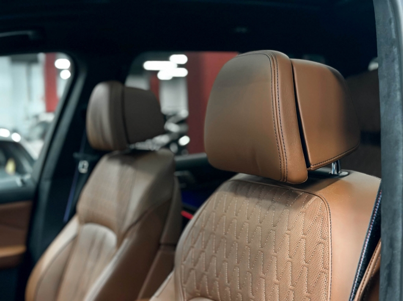 BMW X7 M60i X-Drive 530cv