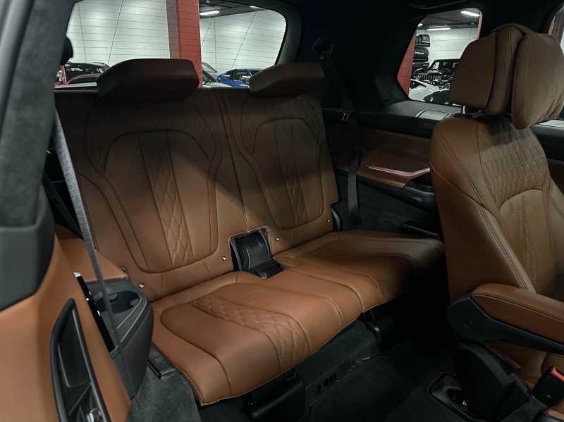 BMW X7 M60i X-Drive 530cv