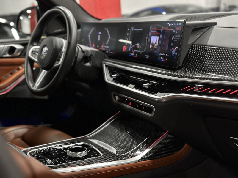 BMW X7 M60i X-Drive 530cv