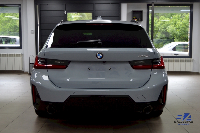 BMW 330i Touring 258CV