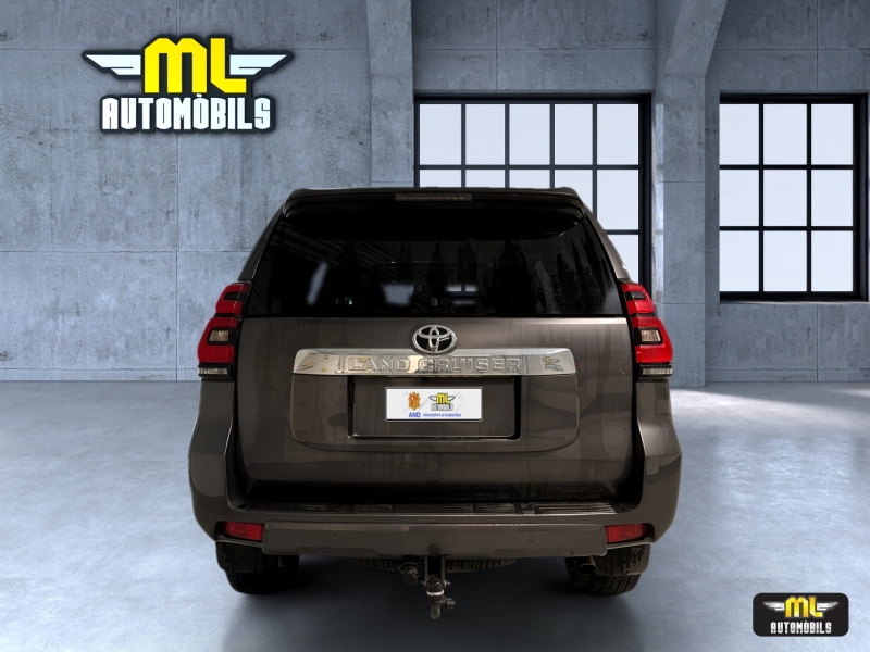 Toyota Land Cruiser 5p 2.8D 204 CV