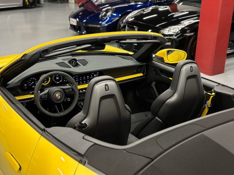 Porsche 992 Cabriolet Carrera 4 GTS 480cv