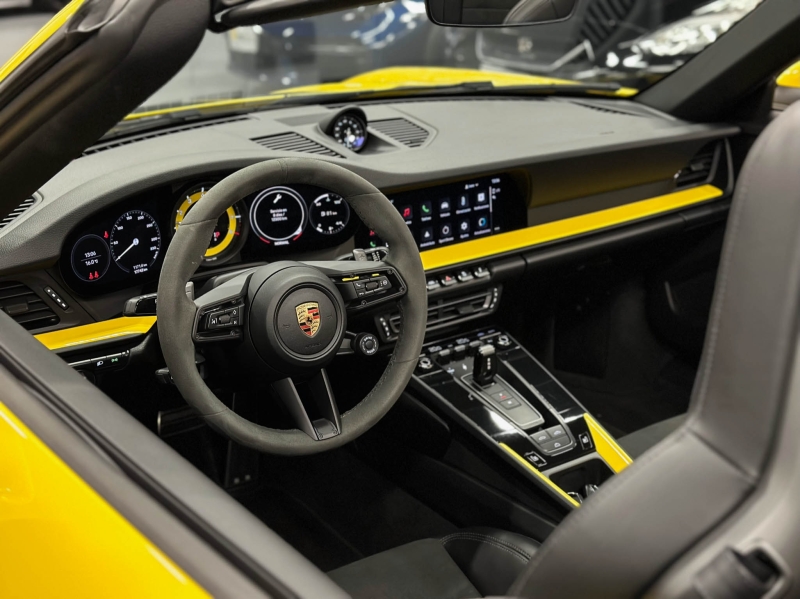 Porsche 992 Cabriolet Carrera 4 GTS 480cv