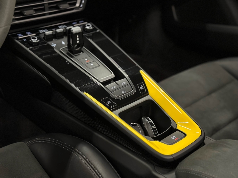 Porsche 992 Cabriolet Carrera 4 GTS 480cv