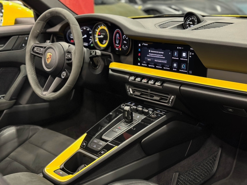 Porsche 992 Cabriolet Carrera 4 GTS 480cv