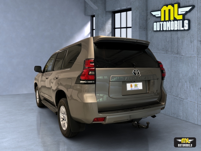 Toyota Land Cruiser 7p 2.8D 204 CV