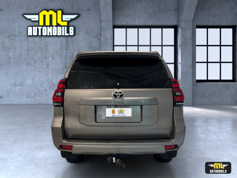 Toyota Land Cruiser 7p 2.8D 204 CV