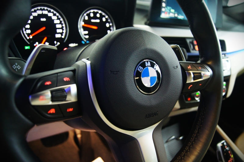 BMW X1 25I XDRIVE 231CV * PACK M * * AUTOMÀTIC *