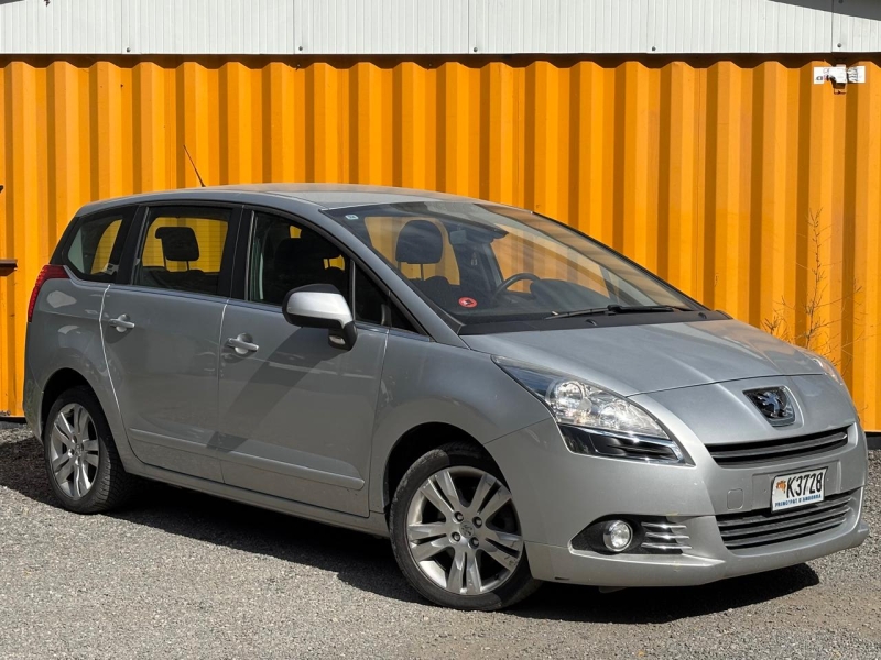 PEUGEOT 5008 2.0 HDI AUTO.
