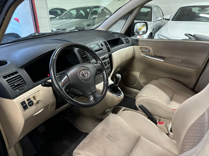 TOYOTA COROLLA VERSO D-4D
