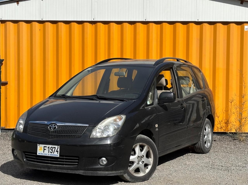 TOYOTA COROLLA VERSO D-4D