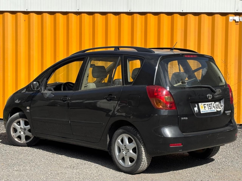 TOYOTA COROLLA VERSO D-4D