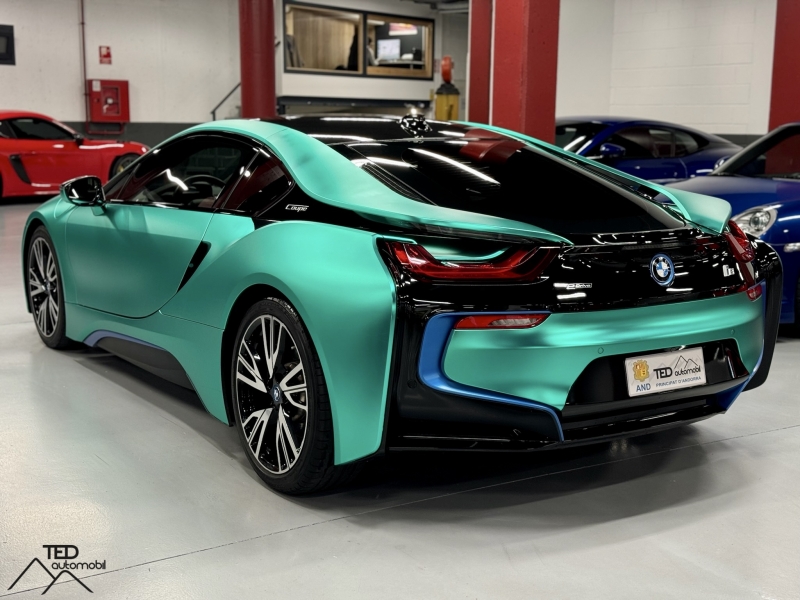 BMW i8 Coupé Hybrid 374cv