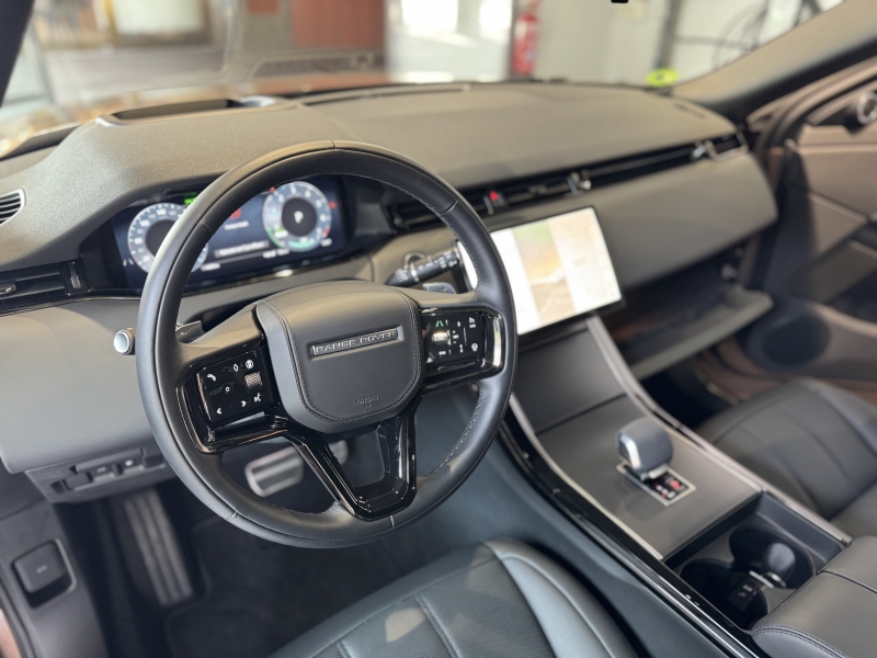 Land Rover Evoque P300e 4x4 semi nou