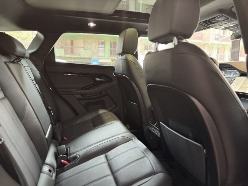 Land Rover Evoque P300e 4x4 semi nou