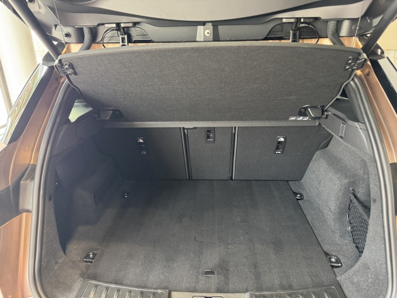 Land Rover Evoque P300e 4x4 semi nou