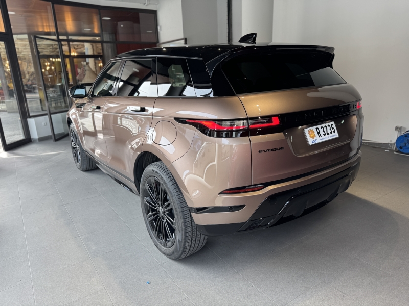 Land Rover Evoque P300e 4x4 semi nou