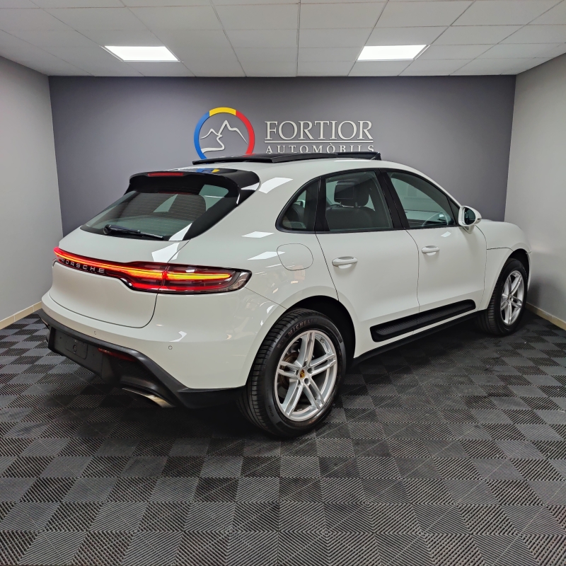PORSCHE MACAN T 